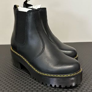 NEW Dr. Marten’s Rometty Sz 5 Platform Boots